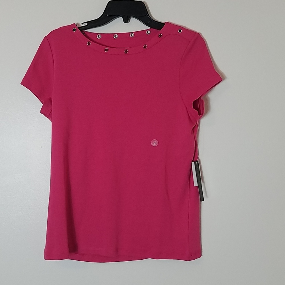 Preswick & Moore pink grommet neckline t-shirt